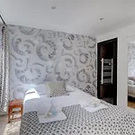 303 Simha - Superbe A Paris